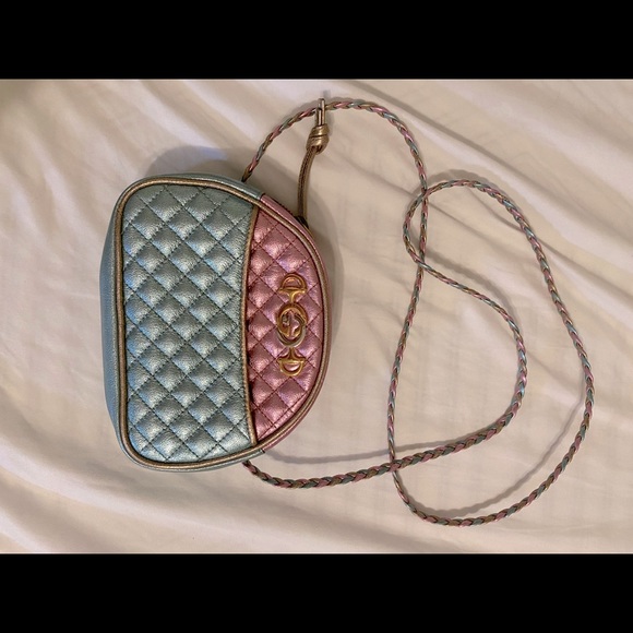 Authentic Gucci Trapuntata crossbody - Picture 2 of 6